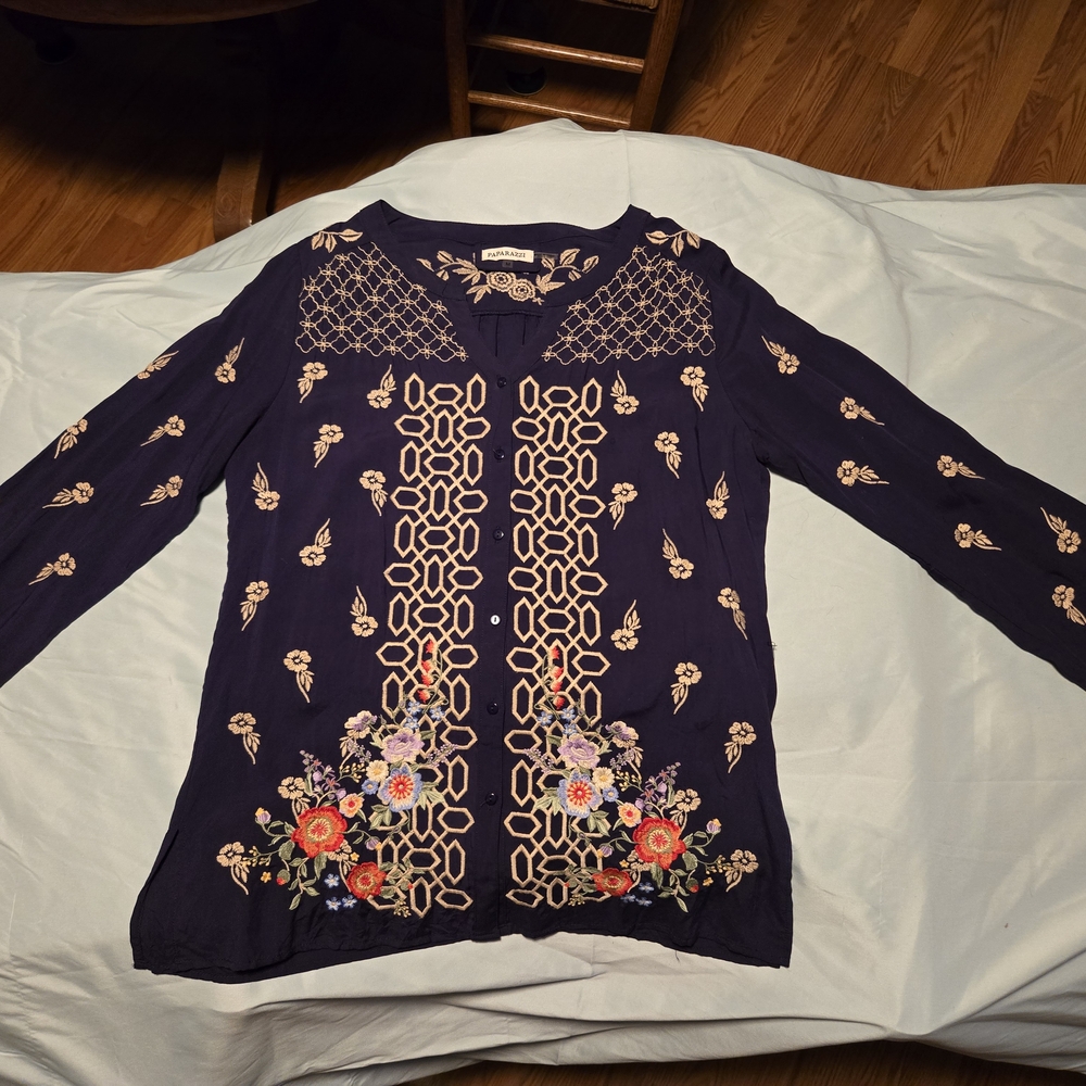 Used Paparazzi Embroidered Navy Blue Women's Top